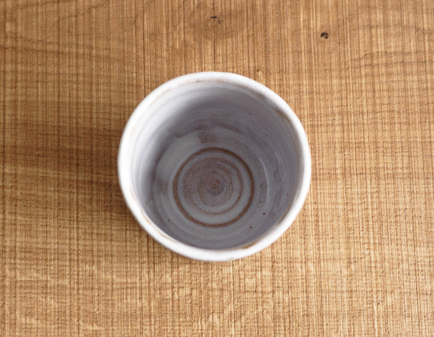 貝の湯呑み
