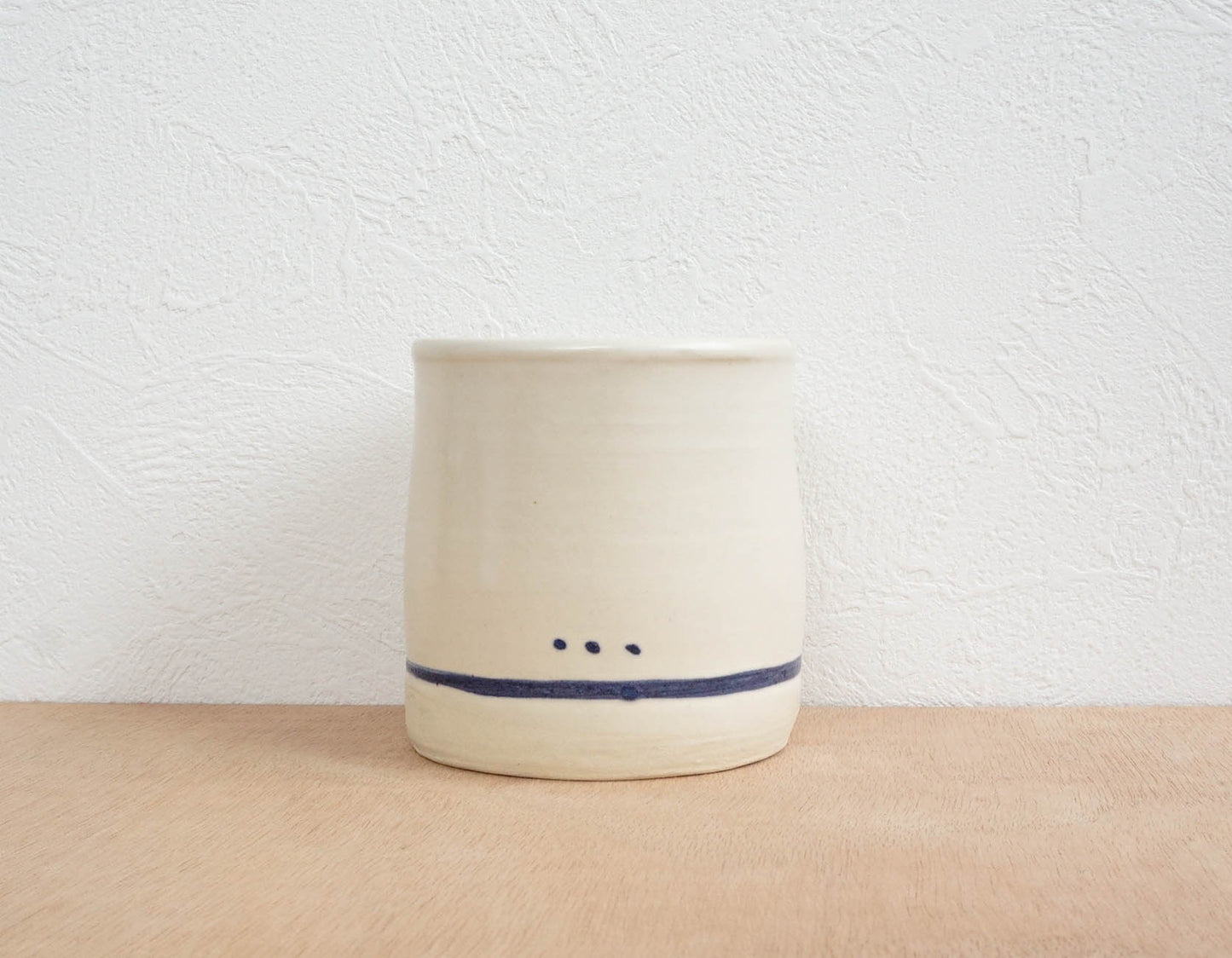 Vessel with line