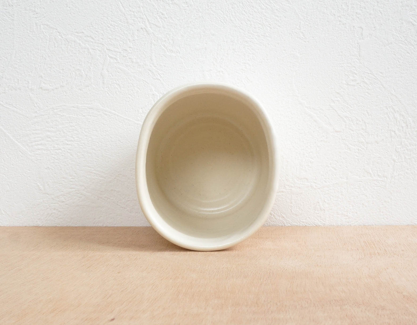 Vessel with line